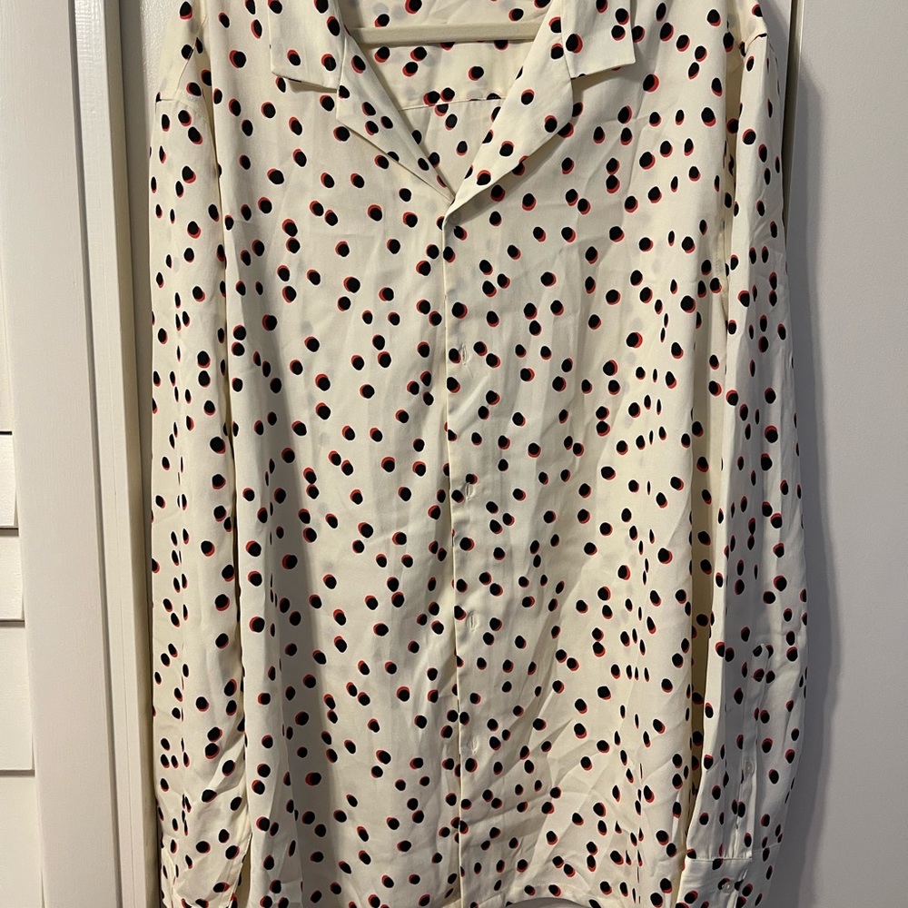 Button down - Picture 3 of 3
